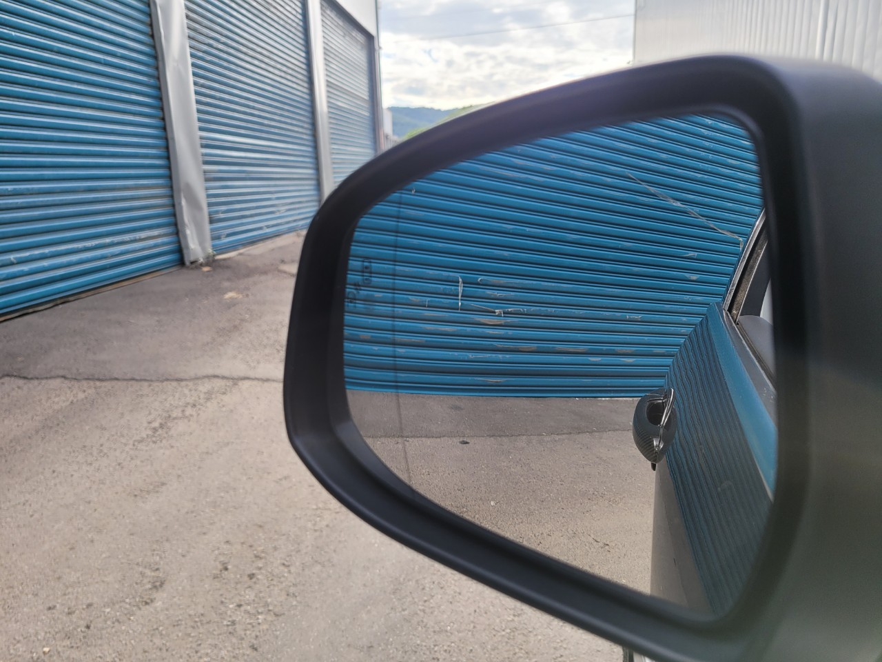 《鑫宏車業》此商品已下架---車輛目前在新北市五股區，汽油五門三代小改款運動型，輕巧好操控..  第13張相片