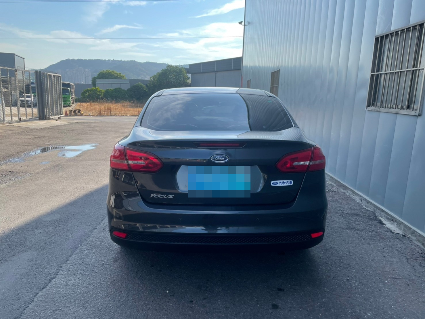 《鑫宏車業》此商品已下架---汽油三代小改款時尚型，輕巧好操控..  第3張相片