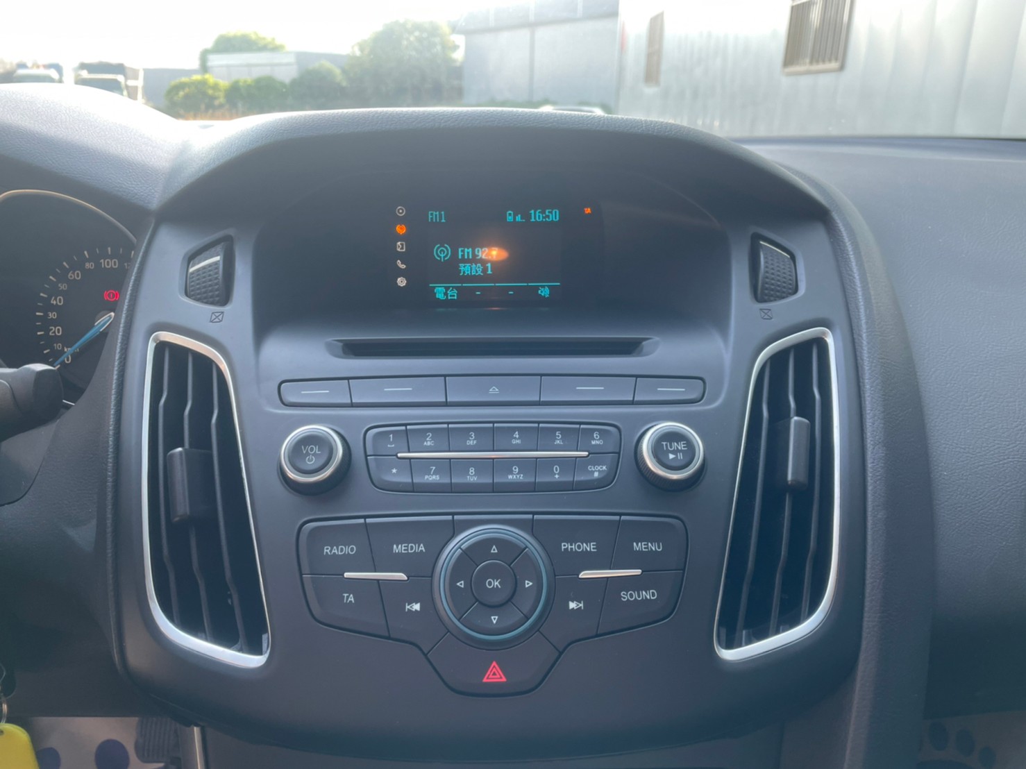 《鑫宏車業》此商品已下架---汽油三代小改款時尚型，輕巧好操控..  第13張相片