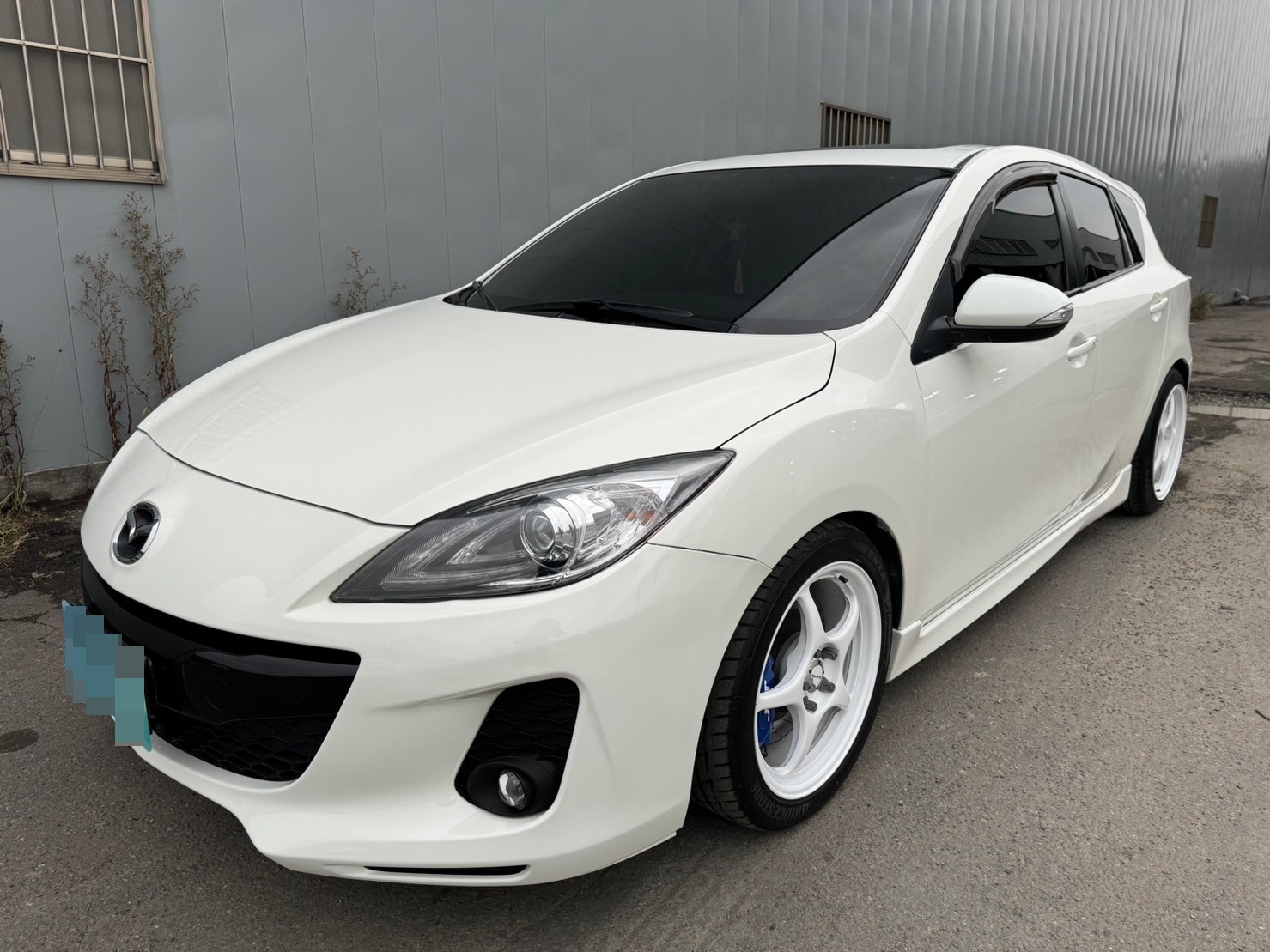《鑫宏車業》車輛目前在新北市五股區，馬3 五門 二代小改款頂級型..  第1張相片