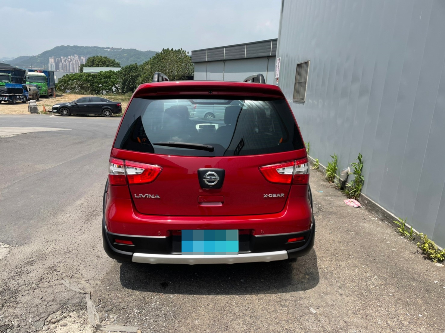 《鑫宏車業》車輛目前在新北市五股區，二代旗艦版 熱門轎旅車，家庭輕巧最愛之一..  第4張相片