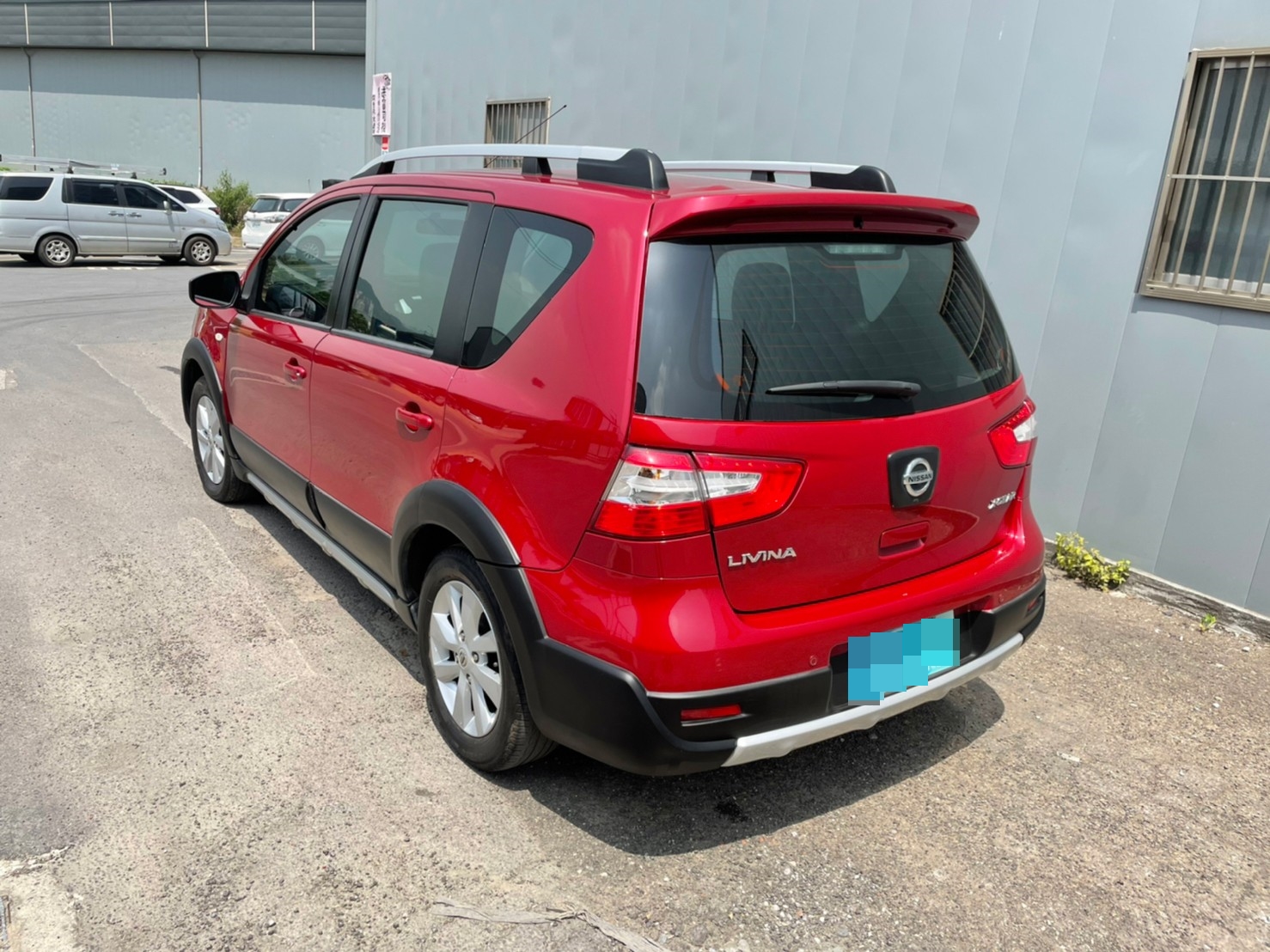 《鑫宏車業》車輛目前在新北市五股區，二代旗艦版 熱門轎旅車，家庭輕巧最愛之一..  第5張相片