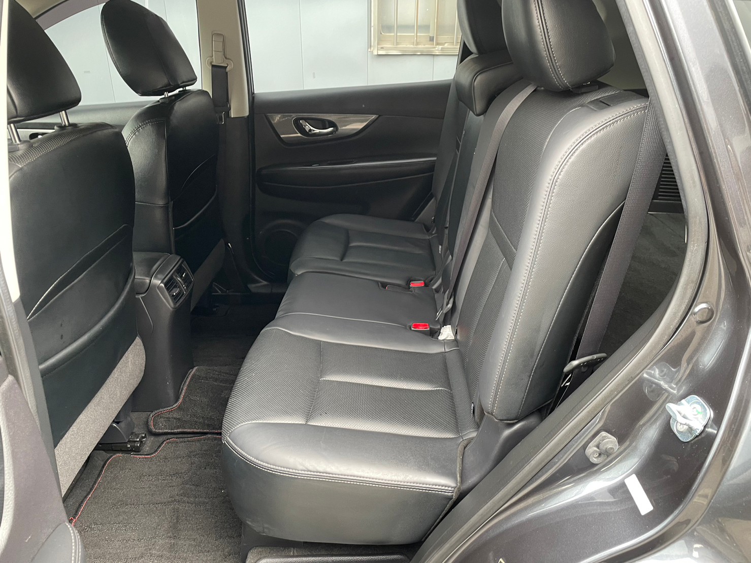 《鑫宏車業》車輛目前在新北市五股區，二代豪華版，代步休旅空間大....  第7張相片