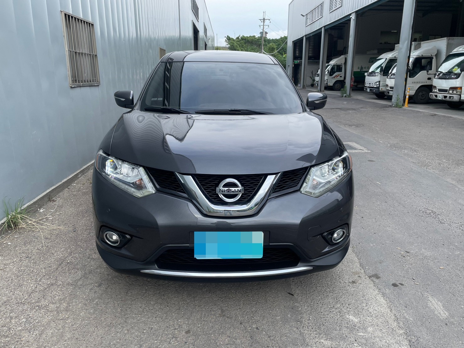 《鑫宏車業》車輛目前在新北市五股區，二代豪華版，代步休旅空間大....  第16張相片