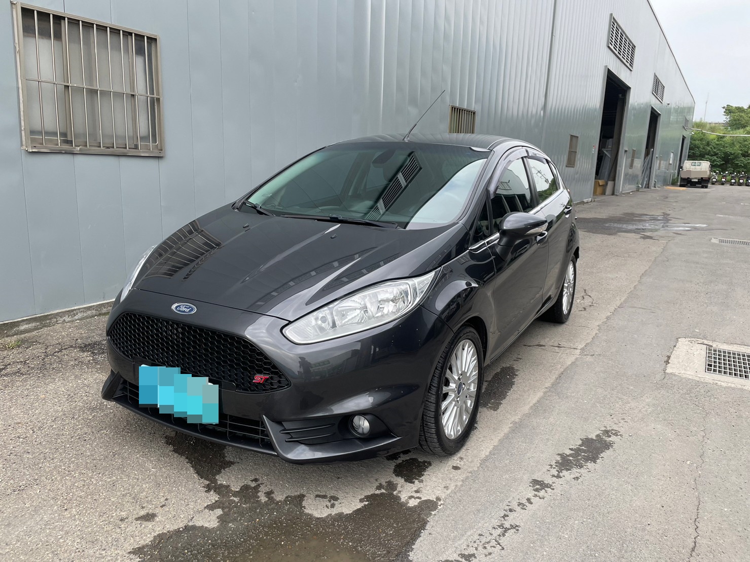 《鑫宏車業》車輛目前在新北市五股區，小改款運動型 五門，渦輪增壓..  第1張相片