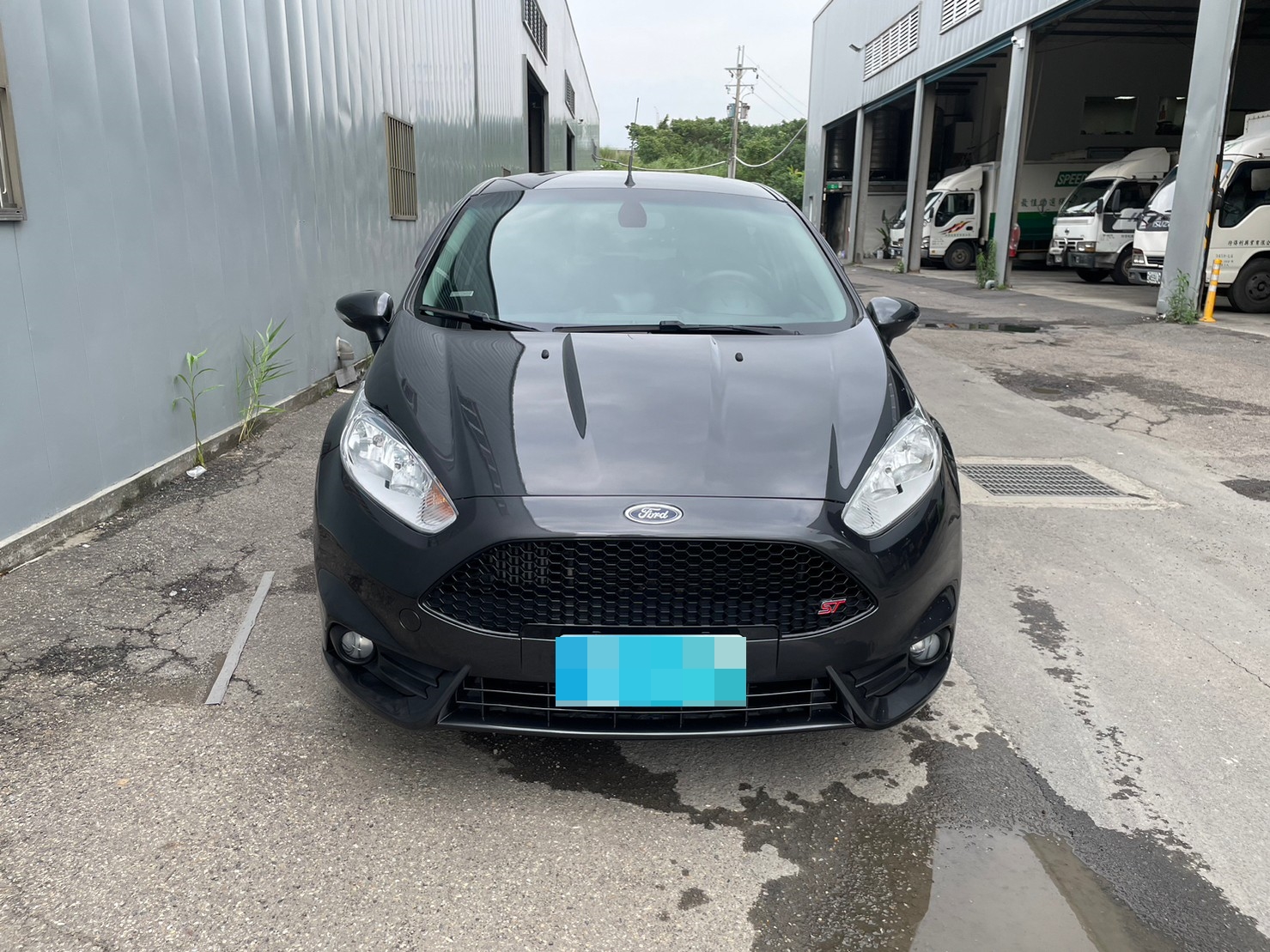 《鑫宏車業》車輛目前在新北市五股區，小改款運動型 五門，渦輪增壓..  第2張相片