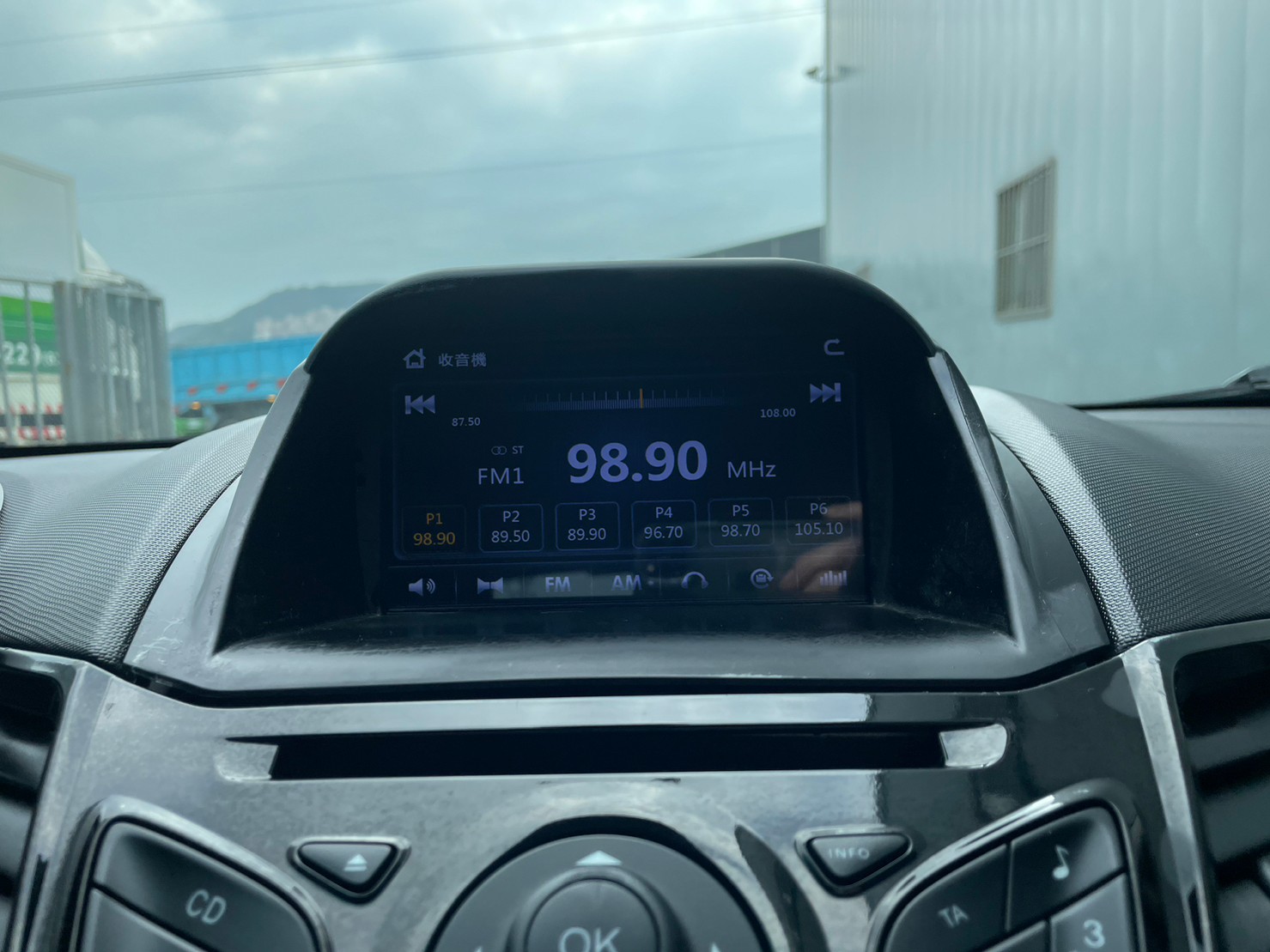 《鑫宏車業》車輛目前在新北市五股區，小改款運動型 五門，渦輪增壓..  第11張相片