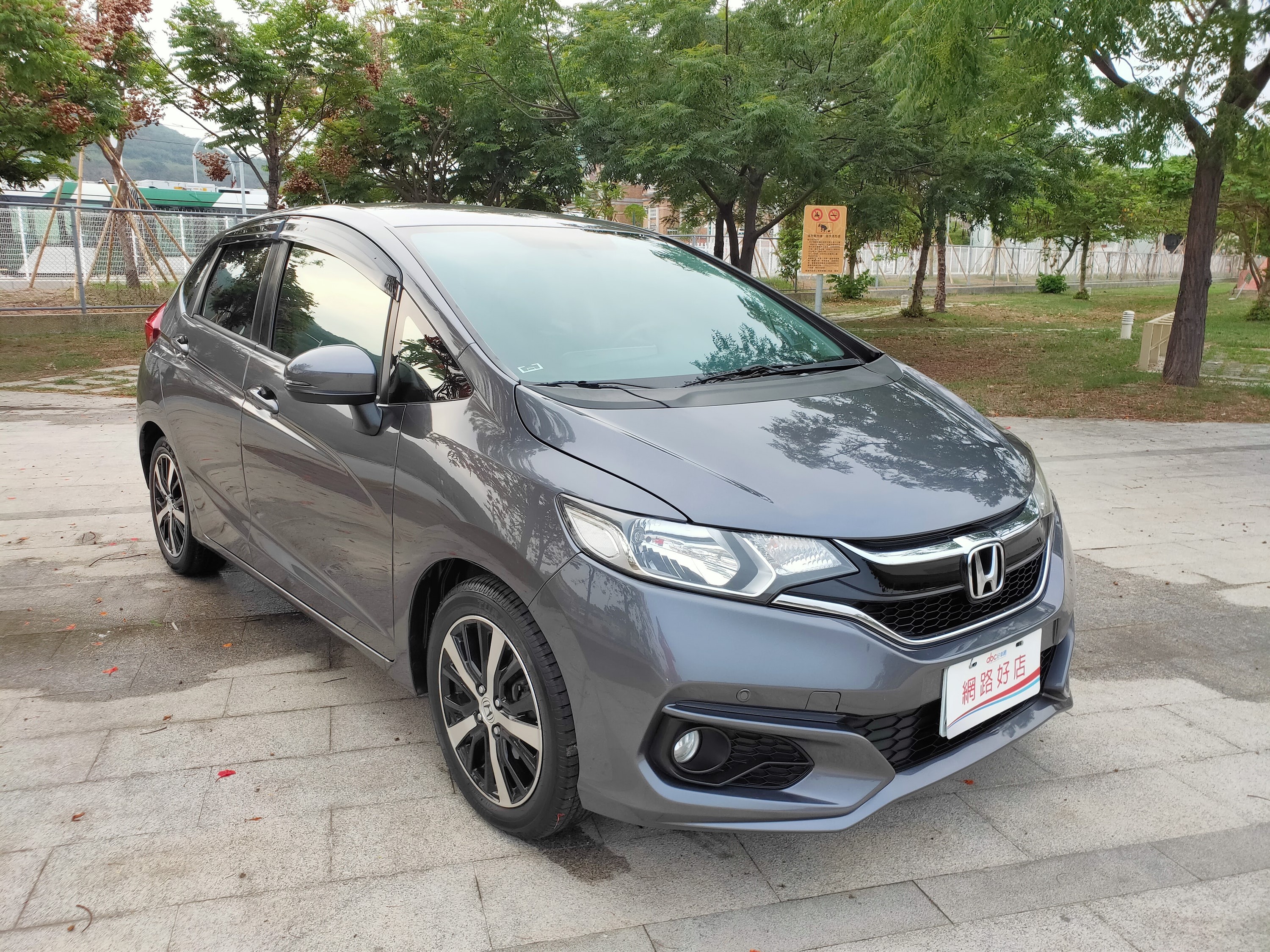 《鑫宏車業》三代小改款S版，高CP值小車 ..  第3張相片
