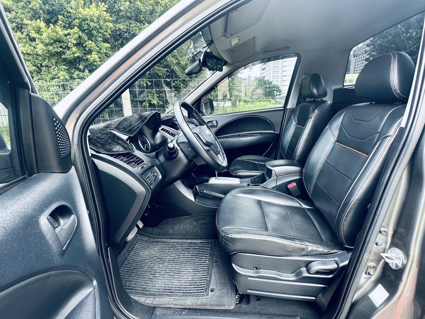 《鑫宏車業》此商品已下架---勁哥皮卡 晶鑽型 八月剛回原廠，做引擎變速箱差速器大保養，皆..  第8張相片