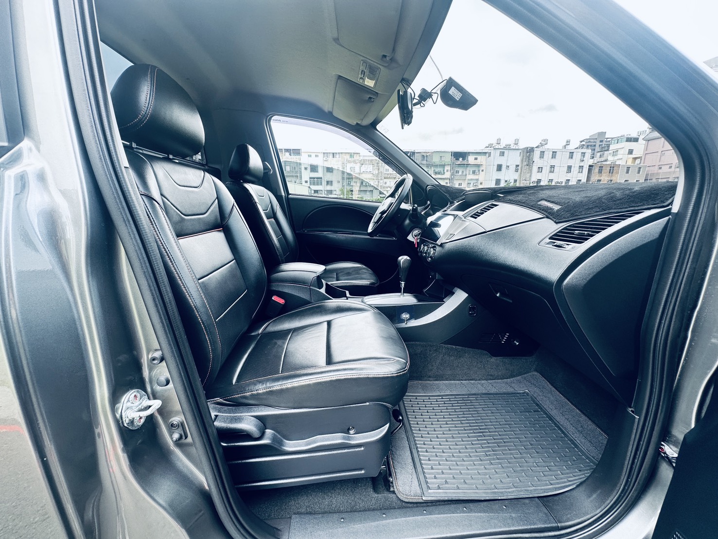 《鑫宏車業》此商品已下架---勁哥皮卡 晶鑽型 八月剛回原廠，做引擎變速箱差速器大保養，皆..  第9張相片