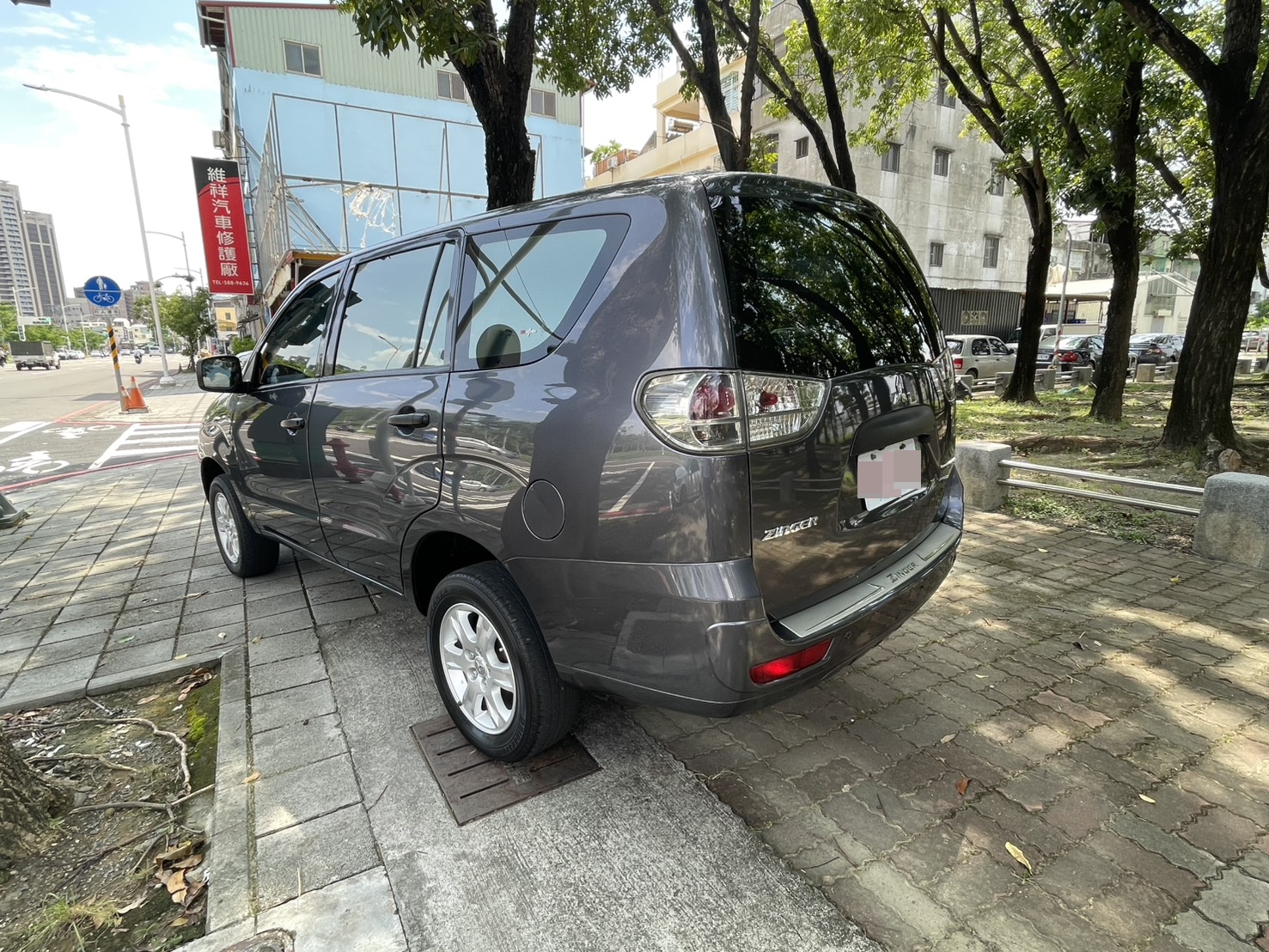 《鑫宏車業》此商品已下架---[可領客貨牌] 手排 五人座， 載人載貨，一車搞定！  第7張相片