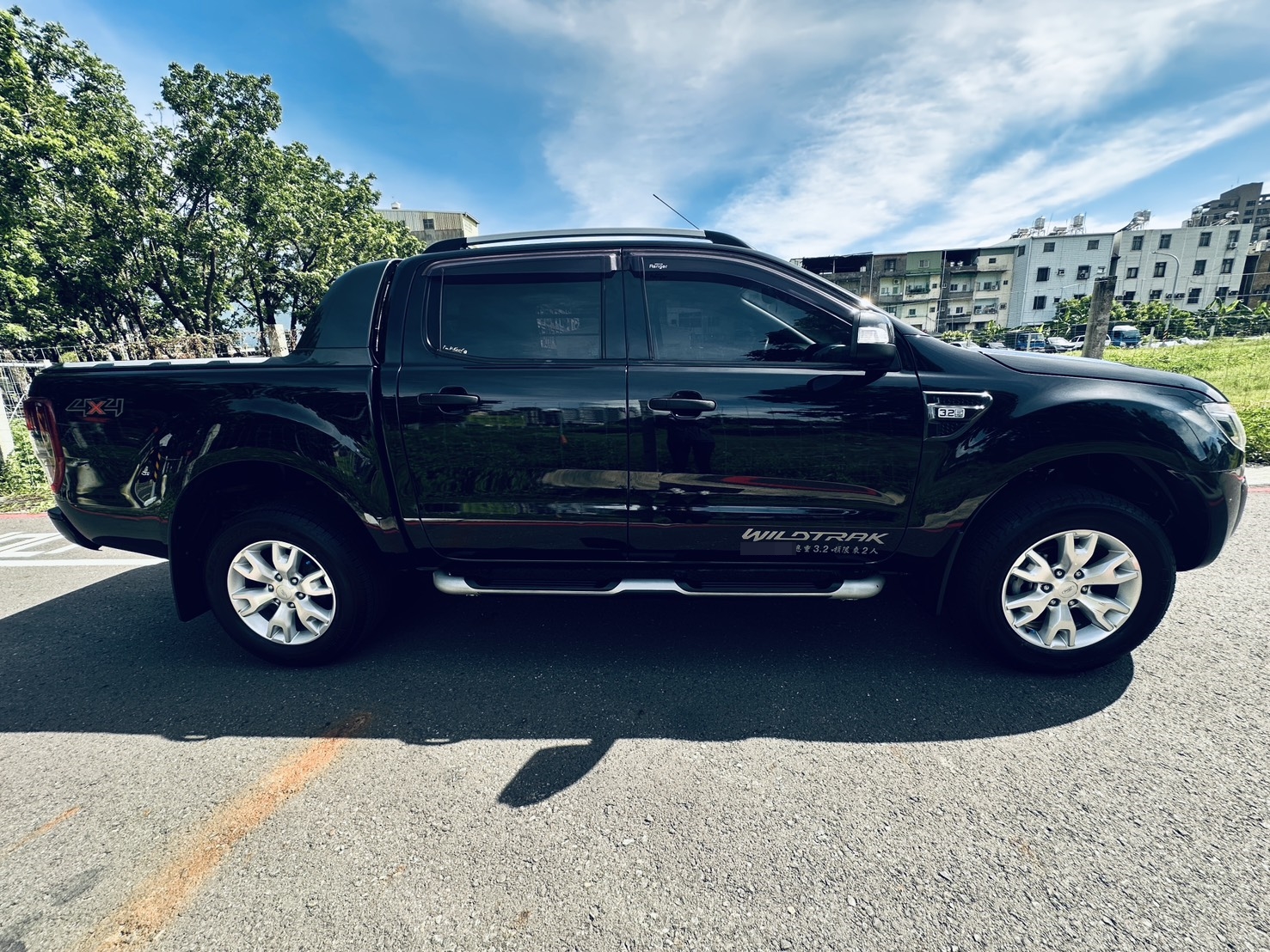 《鑫宏車業》 此商品已下架---[ 18吋鋁圈 ] ４ＷＤ 柴油 二代 雙廂貨卡..  第8張相片