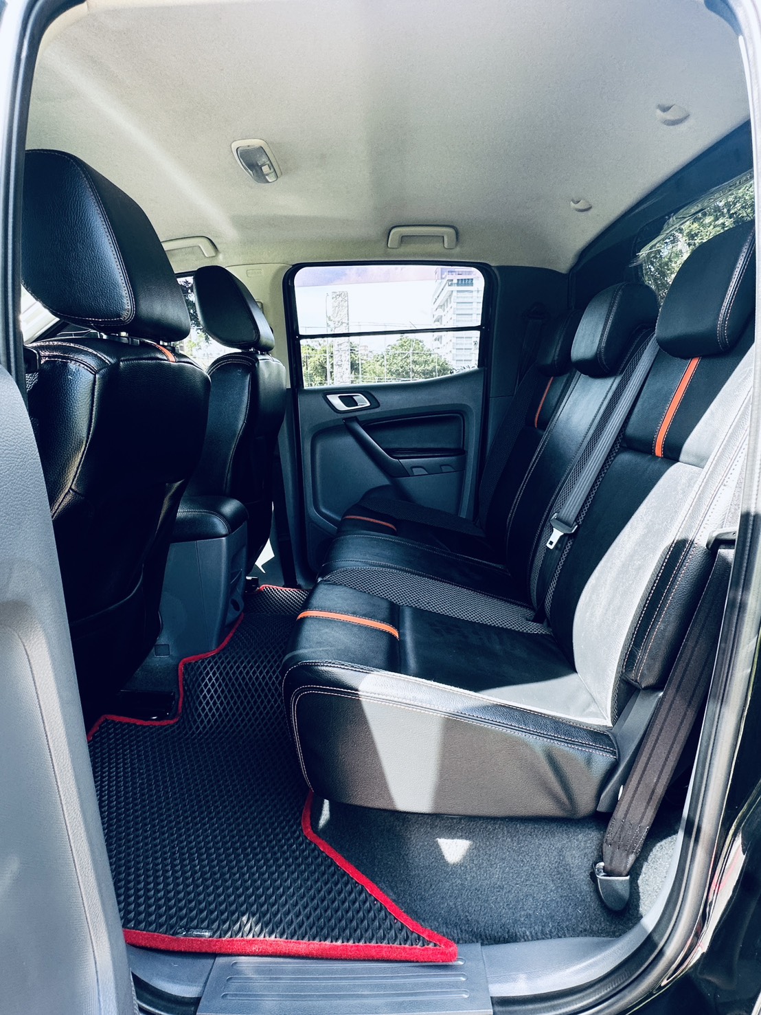 《鑫宏車業》 此商品已下架---[ 18吋鋁圈 ] ４ＷＤ 柴油 二代 雙廂貨卡..  第9張相片