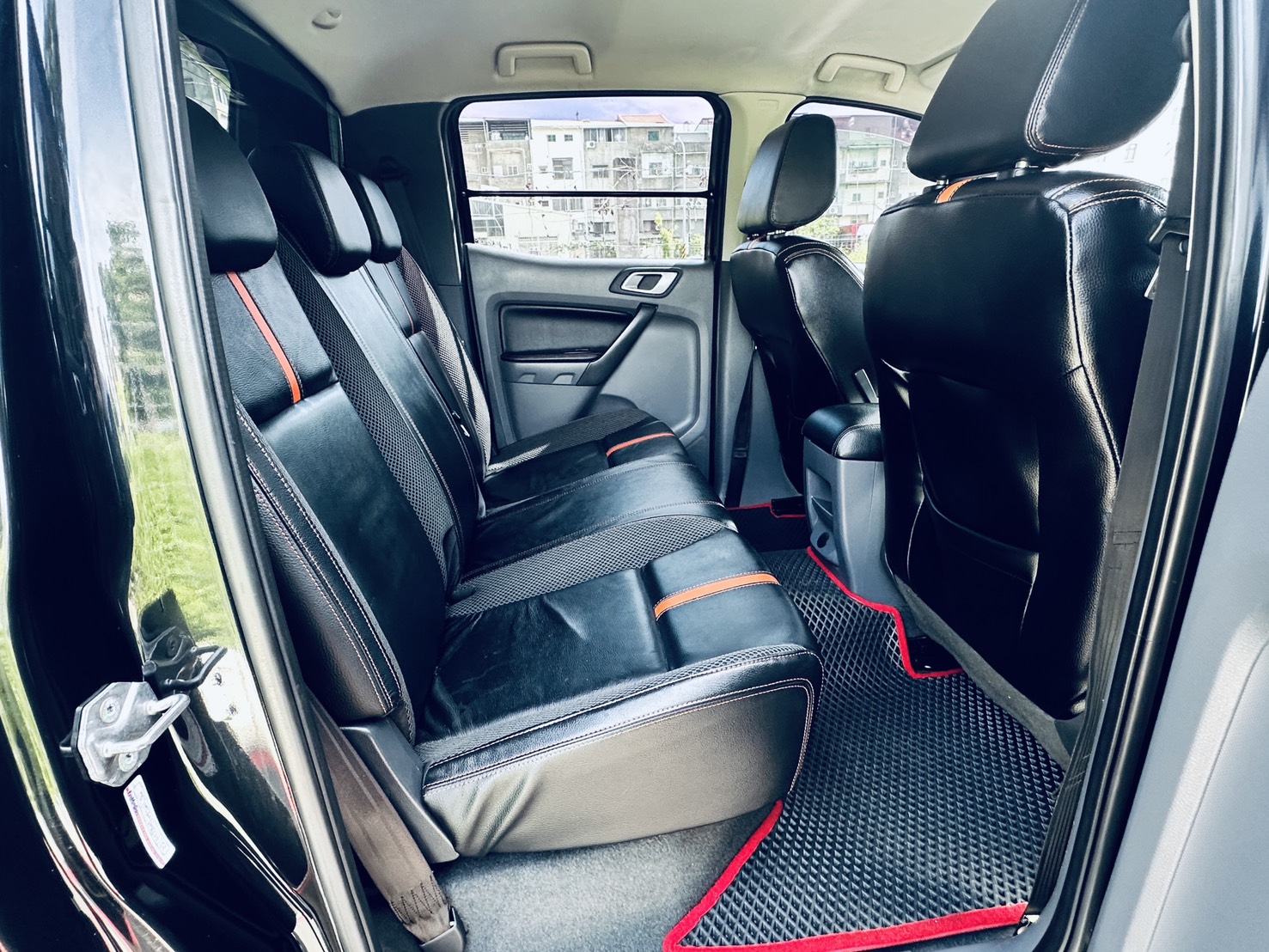 《鑫宏車業》 此商品已下架---[ 18吋鋁圈 ] ４ＷＤ 柴油 二代 雙廂貨卡..  第11張相片