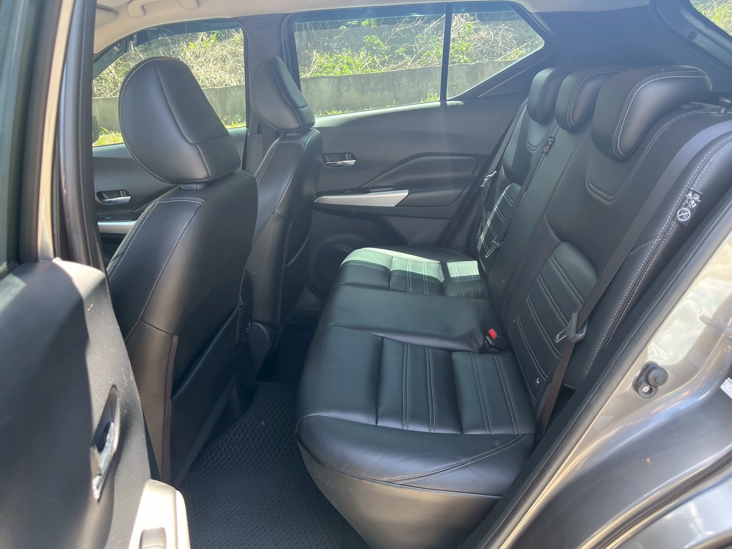 《鑫宏車業》此商品已下架---車輛目前在新北市五股區，智行旗艦版，代步休旅空間大....  第7張相片