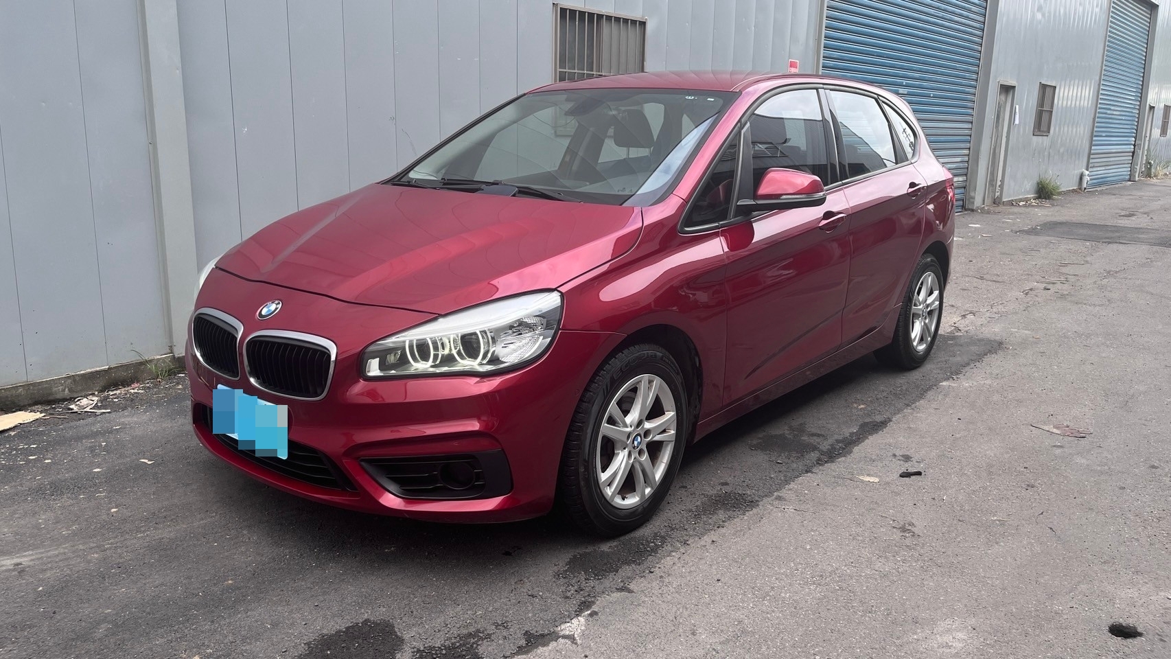 《鑫宏車業》此商品已下架---車輛目前在新北市五股區，218i F45型 五門 汽油 2WD..  第1張相片