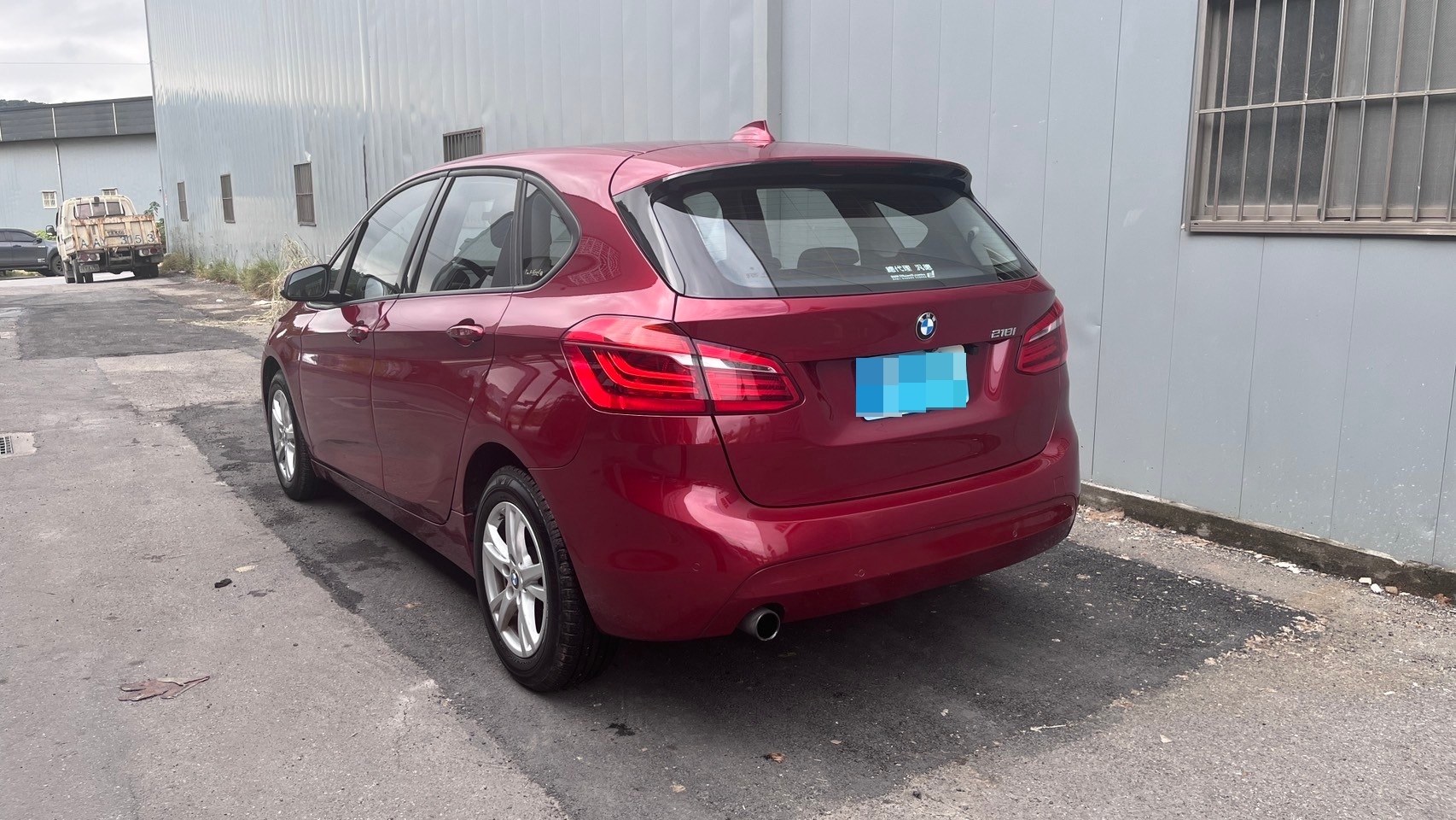 《鑫宏車業》此商品已下架---車輛目前在新北市五股區，218i F45型 五門 汽油 2WD..  第4張相片