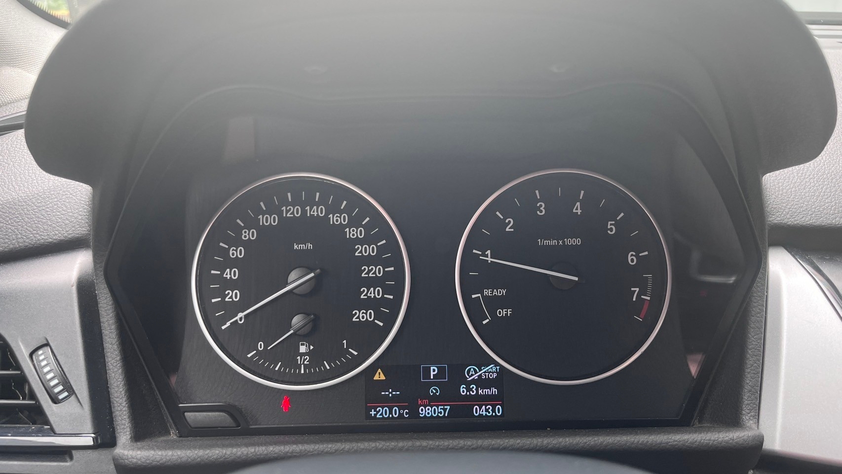 《鑫宏車業》此商品已下架---車輛目前在新北市五股區，218i F45型 五門 汽油 2WD..  第6張相片