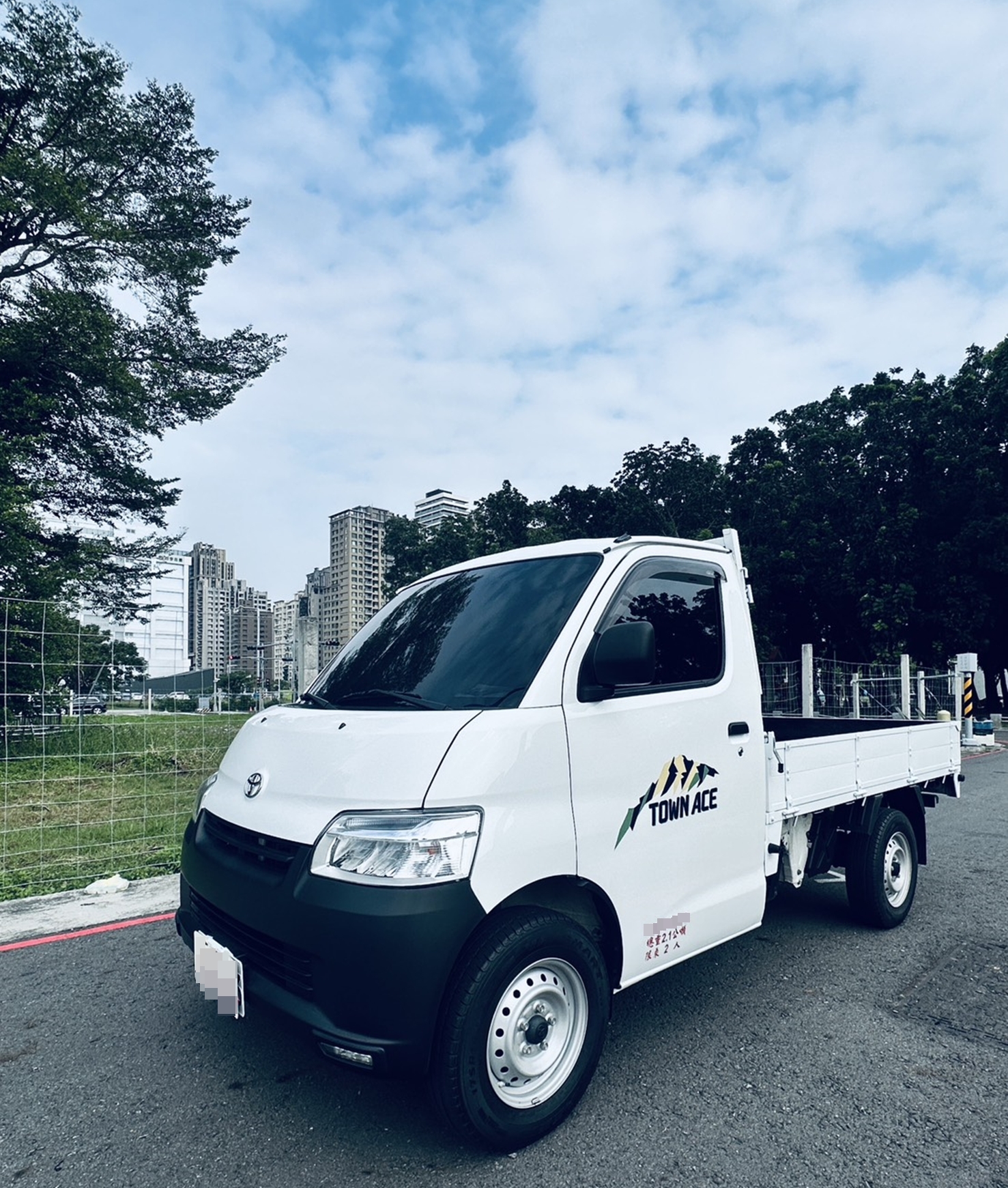 《鑫宏車業》電洽---木床自排小貨車，創造財富的好幫手，2022年 豐田TOWN ACE  第1張相片