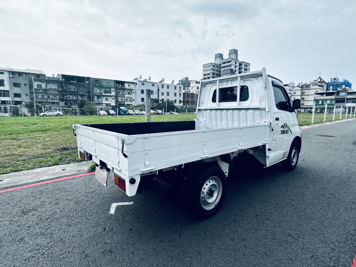 《鑫宏車業》電洽---木床自排小貨車，創造財富的好幫手，2022年 豐田TOWN ACE  第3張相片