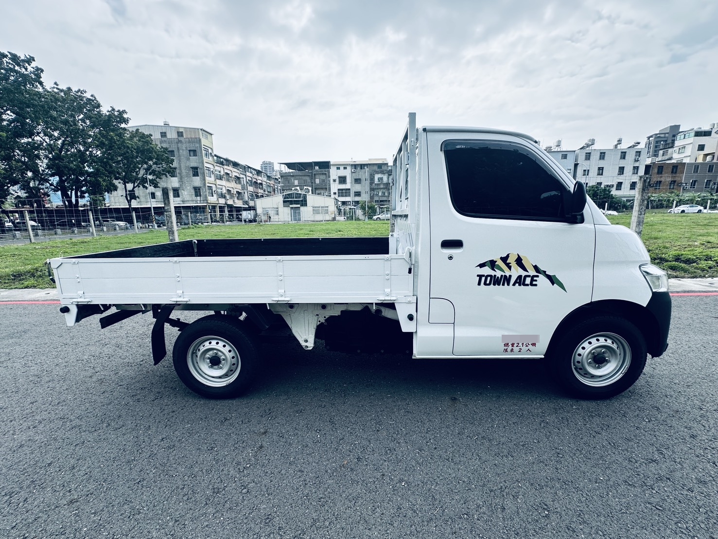 《鑫宏車業》電洽---木床自排小貨車，創造財富的好幫手，2022年 豐田TOWN ACE  第6張相片