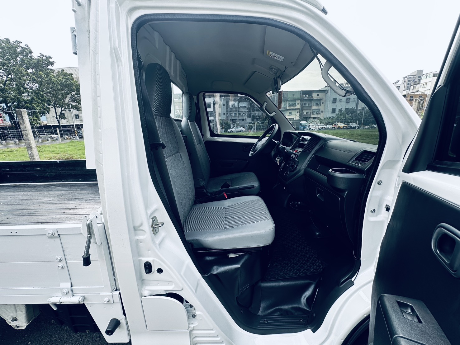 《鑫宏車業》電洽---木床自排小貨車，創造財富的好幫手，2022年 豐田TOWN ACE  第10張相片