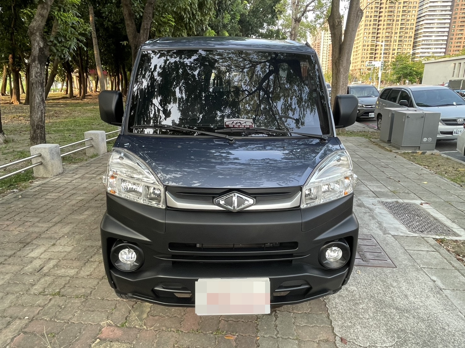 《鑫宏車業》此商品已下架---[ 原廠保固中、13吋鋁圈 ] 三代改款 自排 A180型廂型車  第4張相片