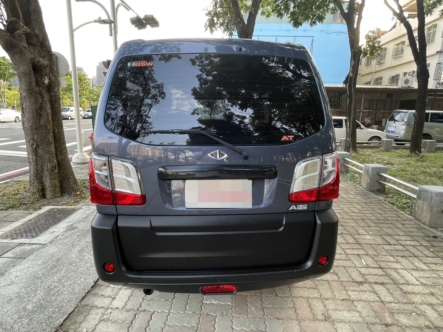 《鑫宏車業》此商品已下架---[ 原廠保固中、13吋鋁圈 ] 三代改款 自排 A180型廂型車  第8張相片