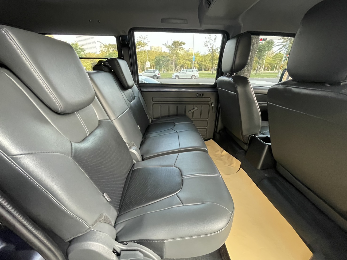 《鑫宏車業》此商品已下架---[ 原廠保固中、13吋鋁圈 ] 三代改款 自排 A180型廂型車  第10張相片