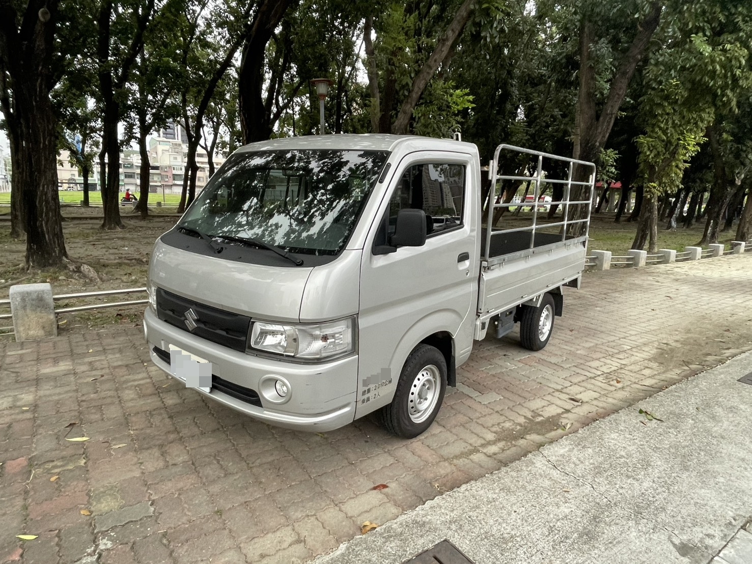 《鑫宏車業》此商品已下架---拚生意就選CARRY 二代手排 ..  第1張相片