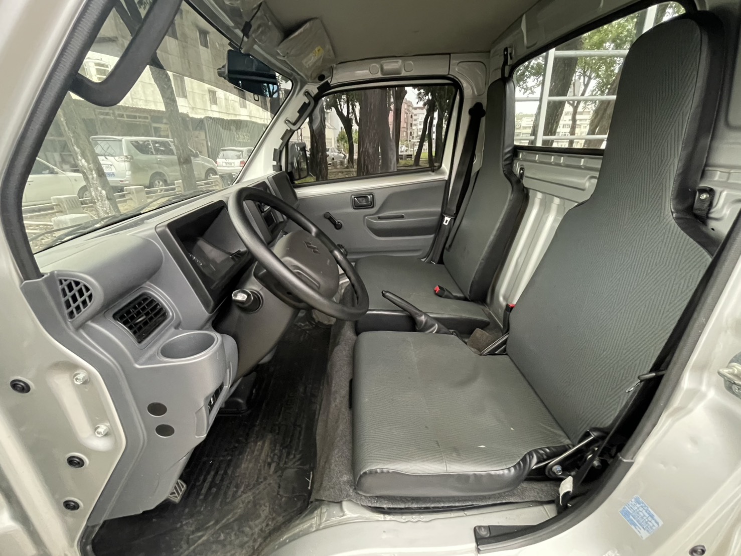 《鑫宏車業》此商品已下架---拚生意就選CARRY 二代手排 ..  第5張相片