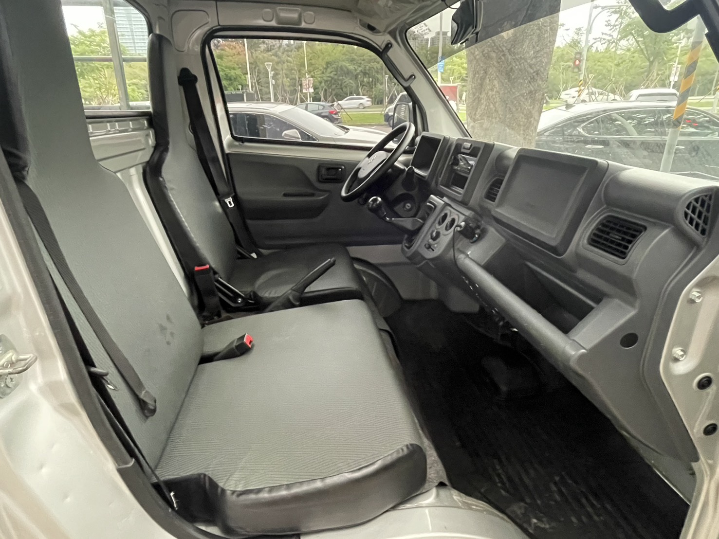 《鑫宏車業》此商品已下架---拚生意就選CARRY 二代手排 ..  第6張相片