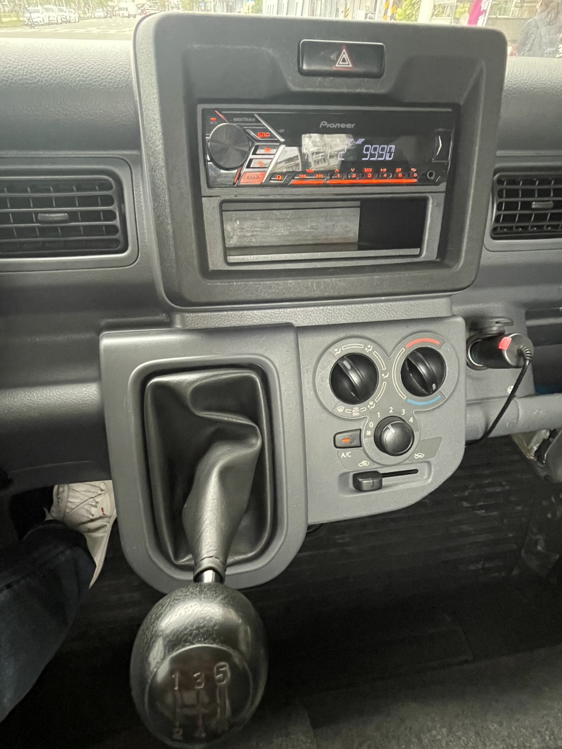 《鑫宏車業》此商品已下架---拚生意就選CARRY 二代手排 ..  第9張相片