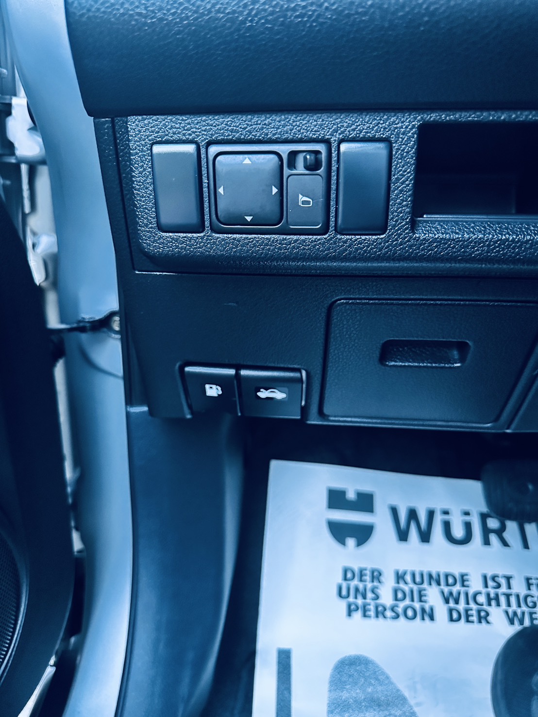 《鑫宏車業》四門 一代B規 方便實惠 代步車  第5張相片