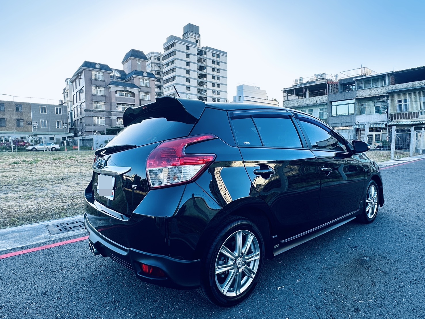 《鑫宏車業》二代小改款豪華型SPORT，省油、省稅、小資女代步好車..  第3張相片