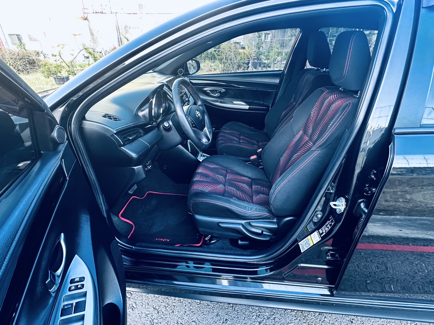 《鑫宏車業》二代小改款豪華型SPORT，省油、省稅、小資女代步好車..  第5張相片