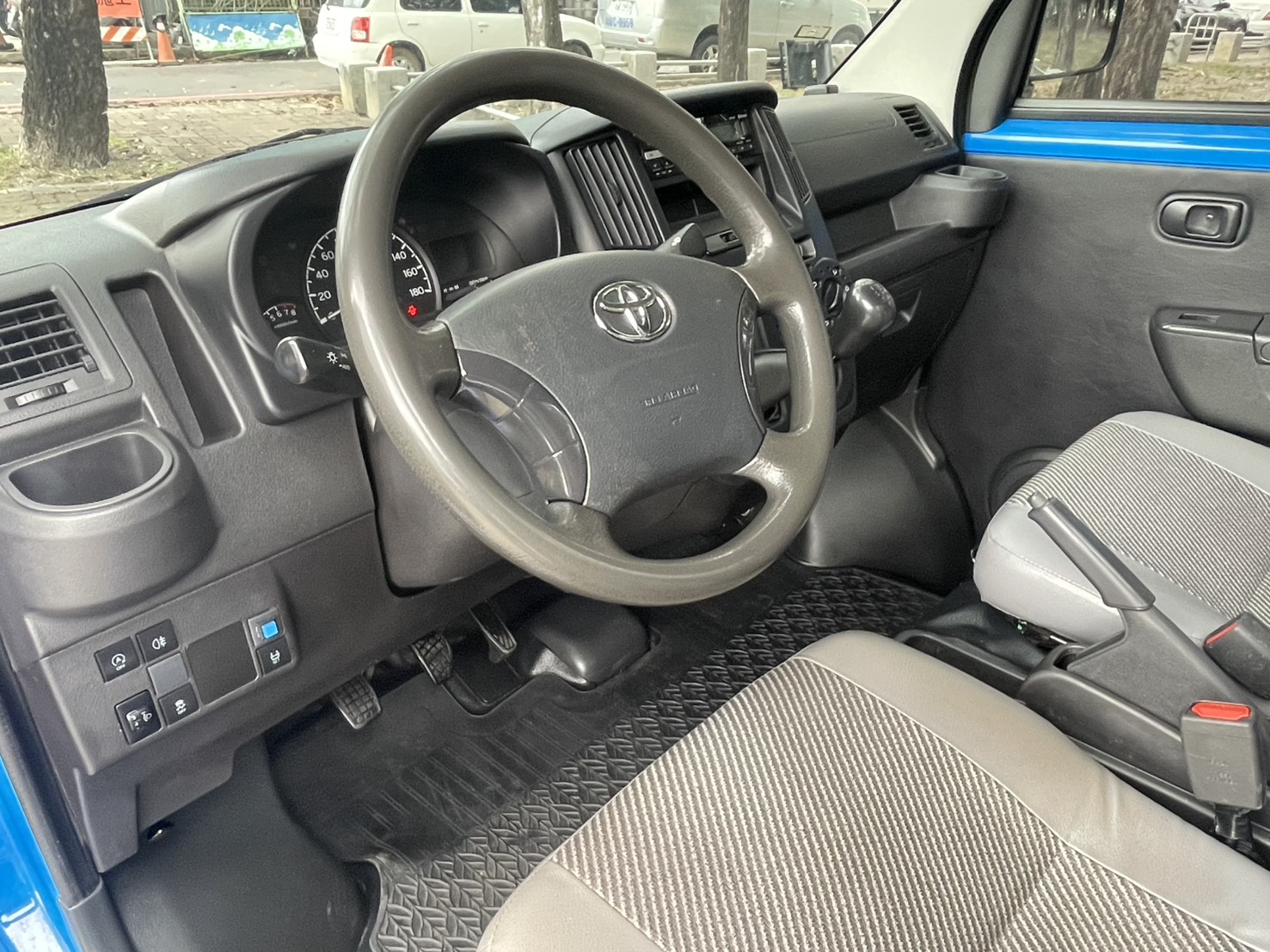 《鑫宏車業》木床手排小貨車，發財王牌 超能載  第5張相片