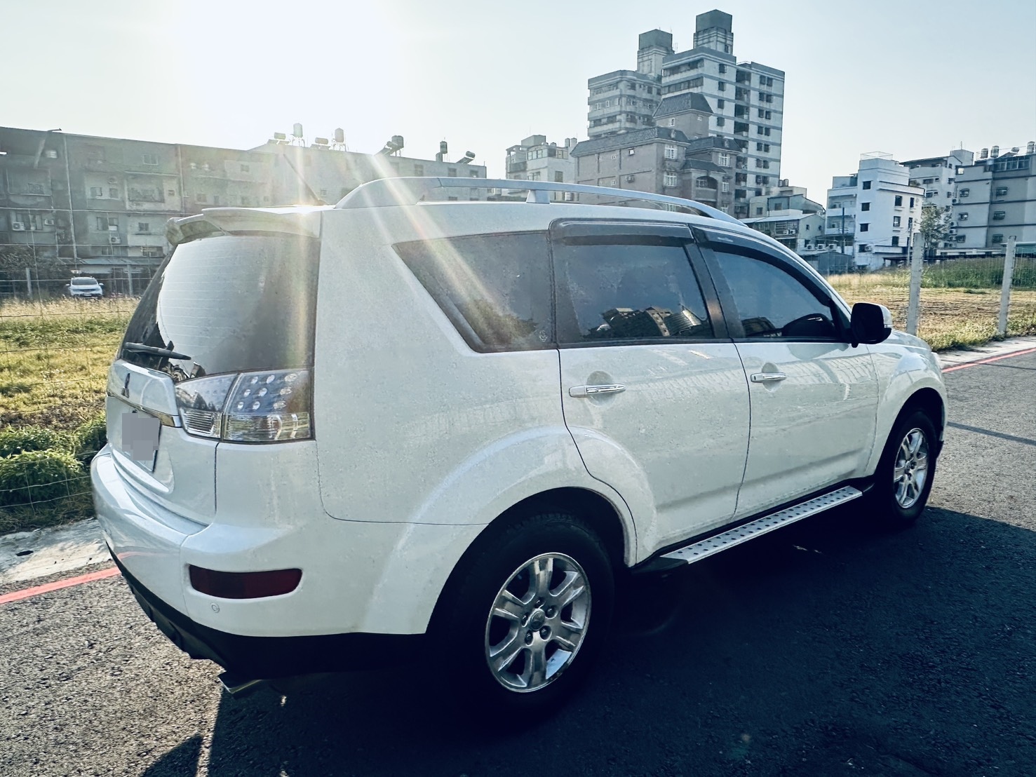 已收訂---《鑫宏車業》二代小改款豪華型，出遊必選車 享受全家出遊的樂趣..  第3張相片