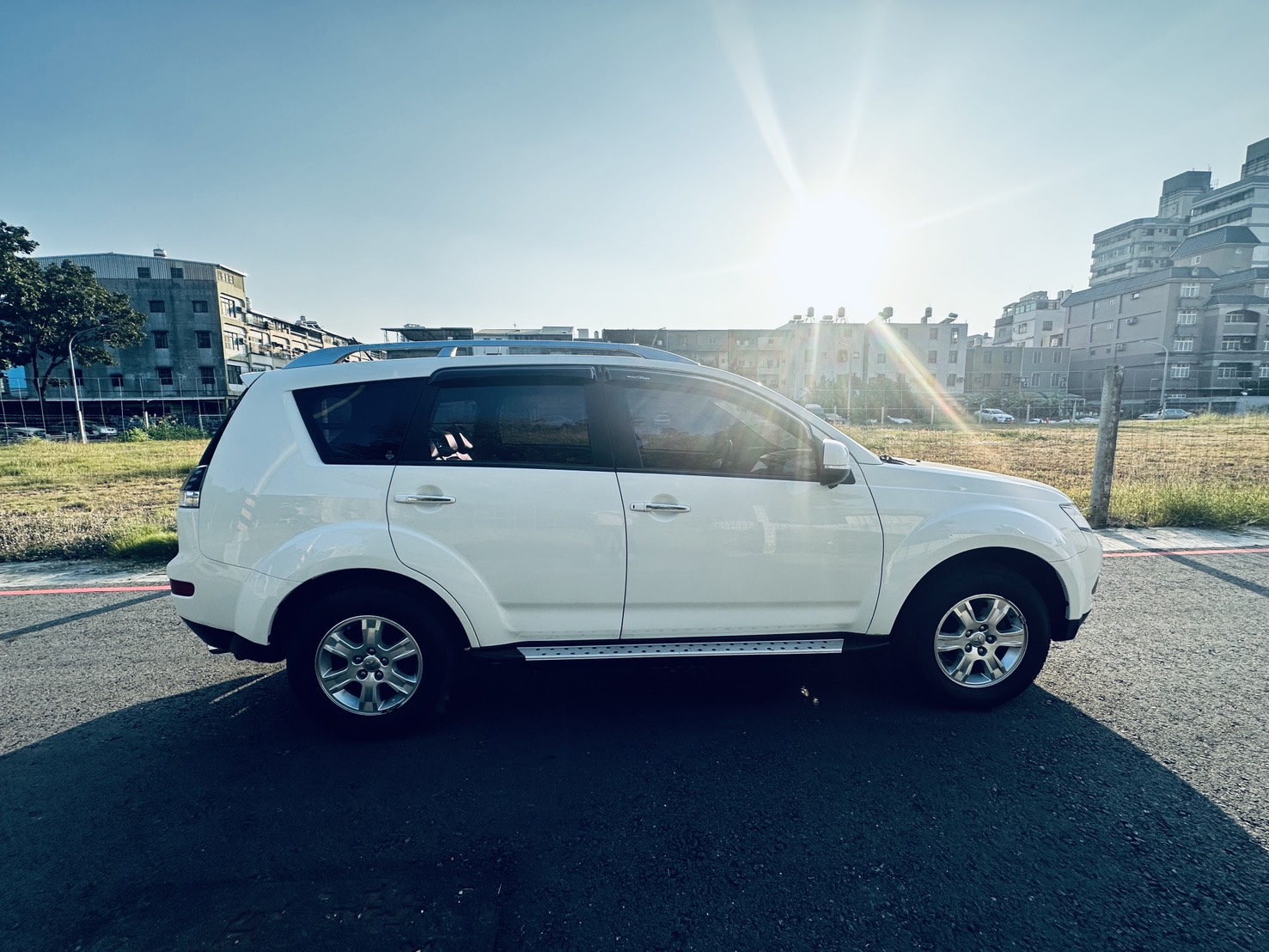 已收訂---《鑫宏車業》二代小改款豪華型，出遊必選車 享受全家出遊的樂趣..  第5張相片