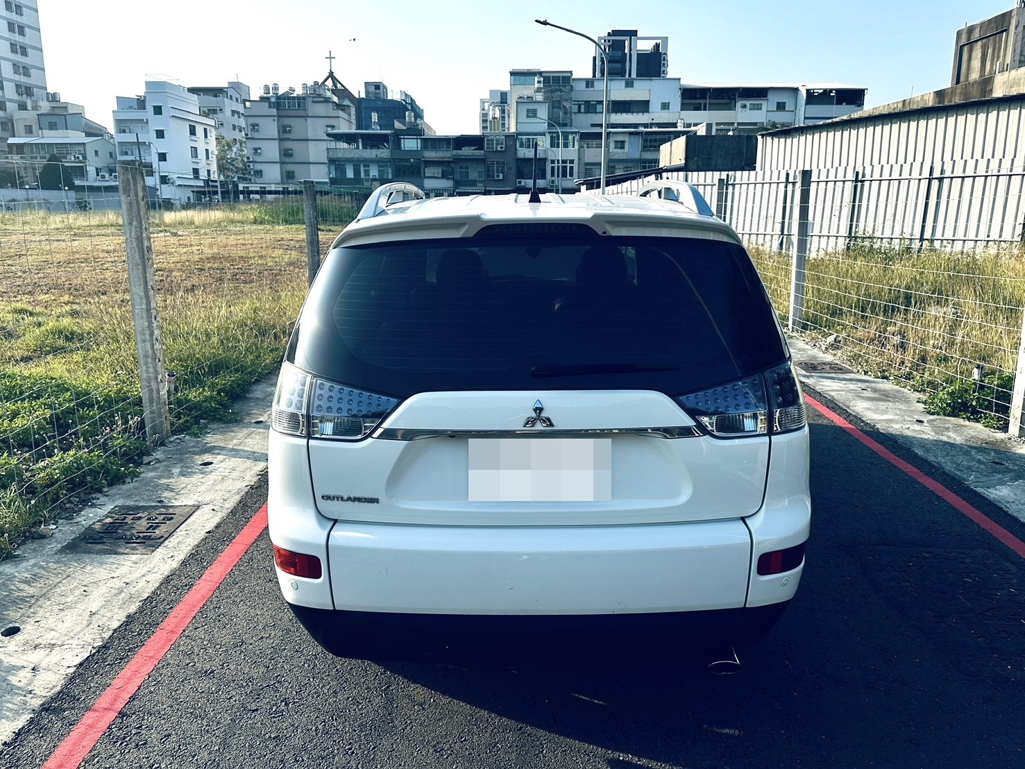 已收訂---《鑫宏車業》二代小改款豪華型，出遊必選車 享受全家出遊的樂趣..  第8張相片