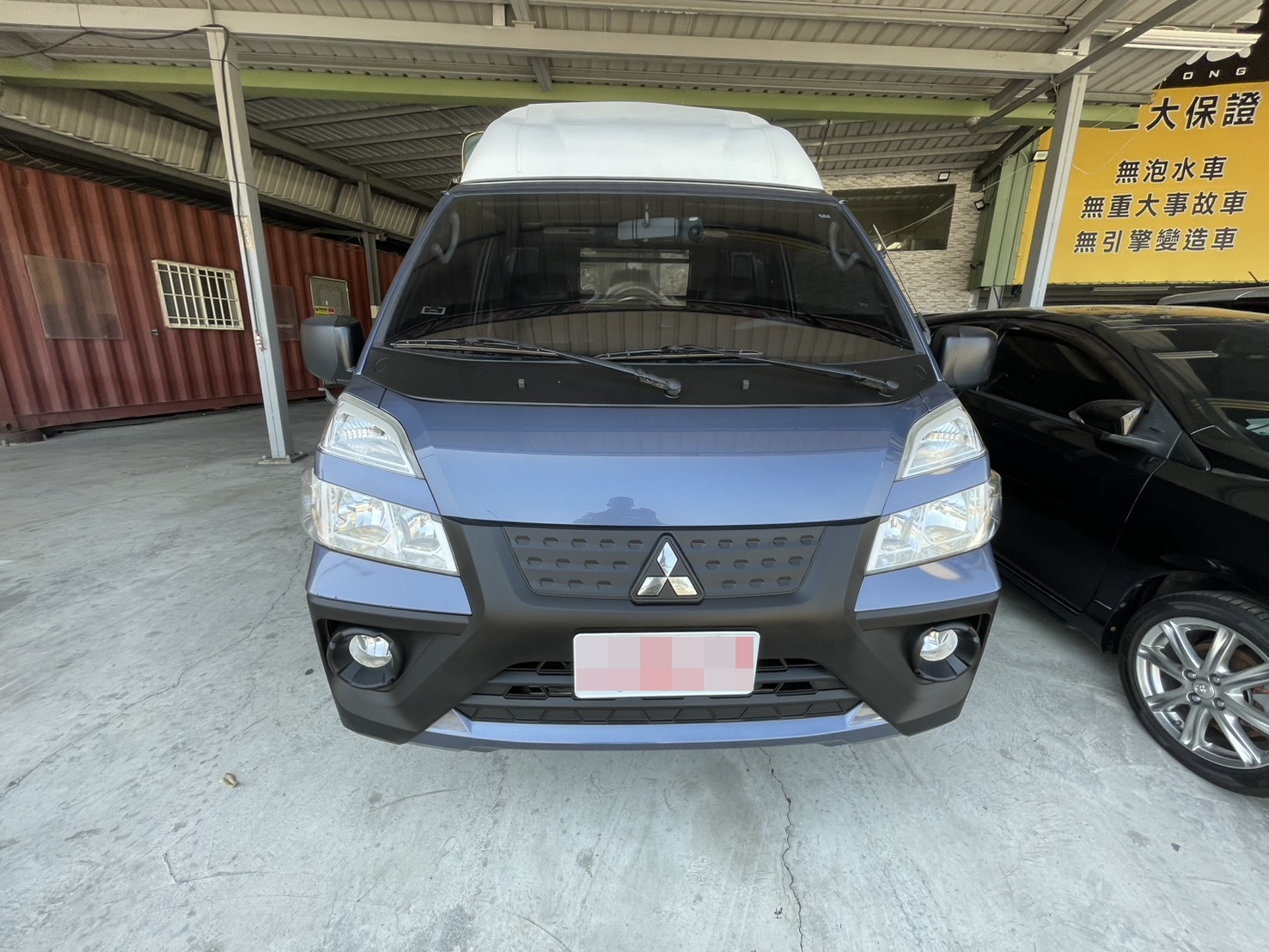 《鑫宏車業》底盤乾淨-無生鏽，引擎+變速箱無漏油 大改款２人座 6速手排  第3張相片