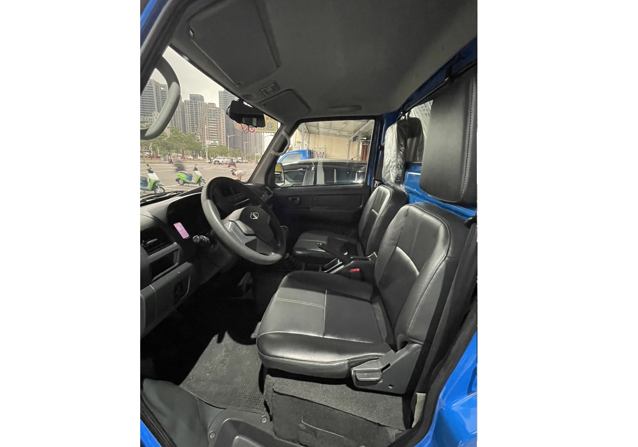 《鑫宏車業》新進車輛 ◆升降貨帆 載貨空間大◆可配合消費者更改為車斗或車廂  第7張相片