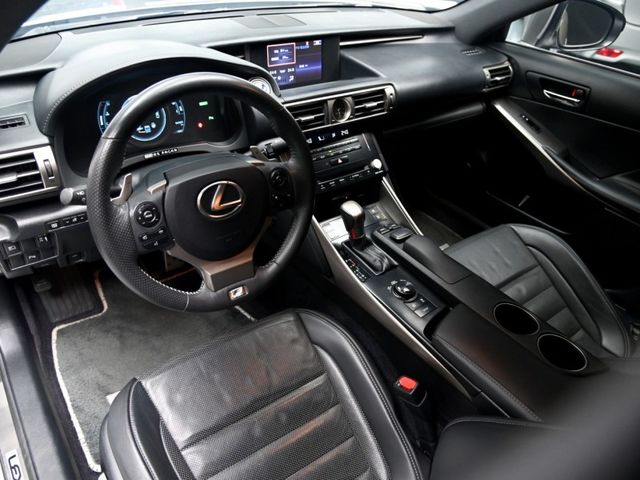 Lexus IS  第12張相片