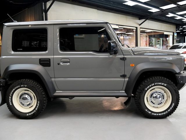 Suzuki Jimny  第7張相片