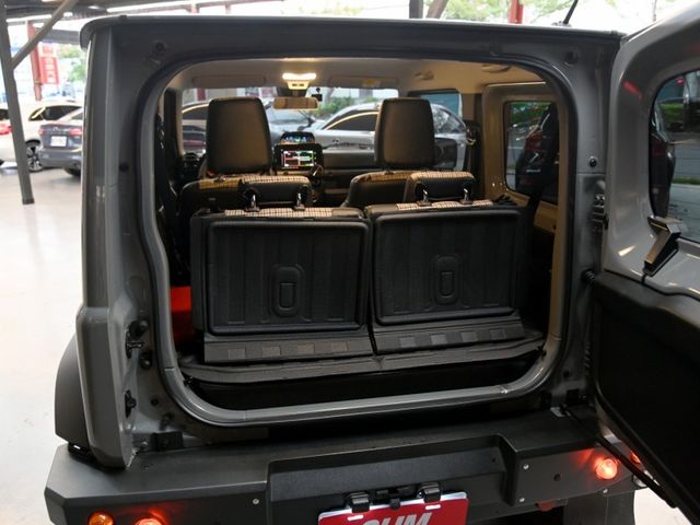Suzuki Jimny  第12張相片