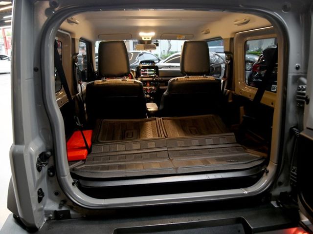 Suzuki Jimny  第13張相片