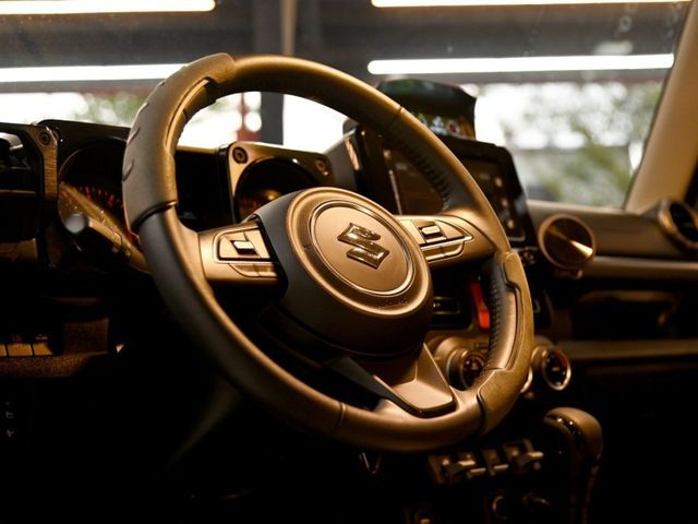 Suzuki Jimny  第18張相片