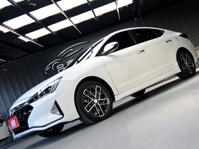 Hyundai Elantra  第5張相片
