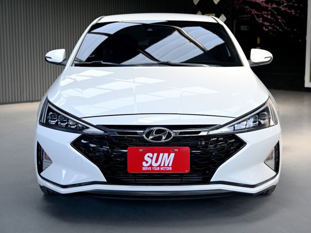Hyundai Elantra  第6張相片