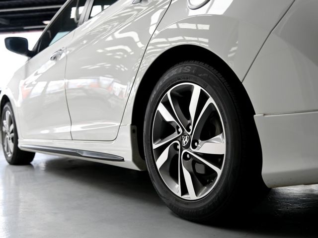 Hyundai Elantra  第5張相片